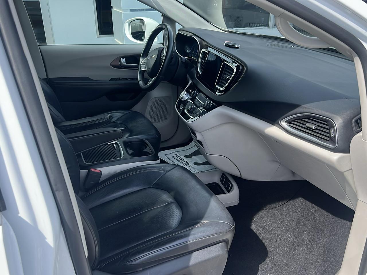 Chrysler Pacifica Touring-L Plus FWD 2017