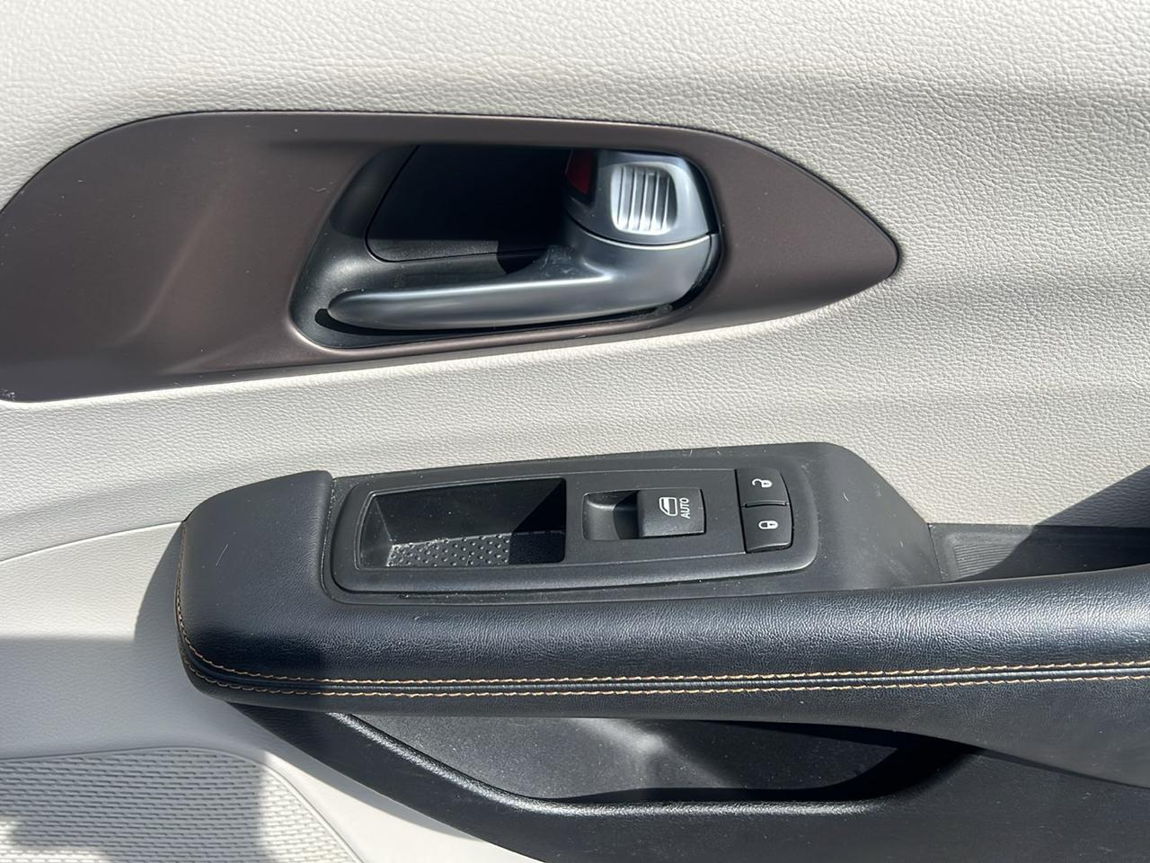 Chrysler Pacifica Touring-L Plus FWD 2017
