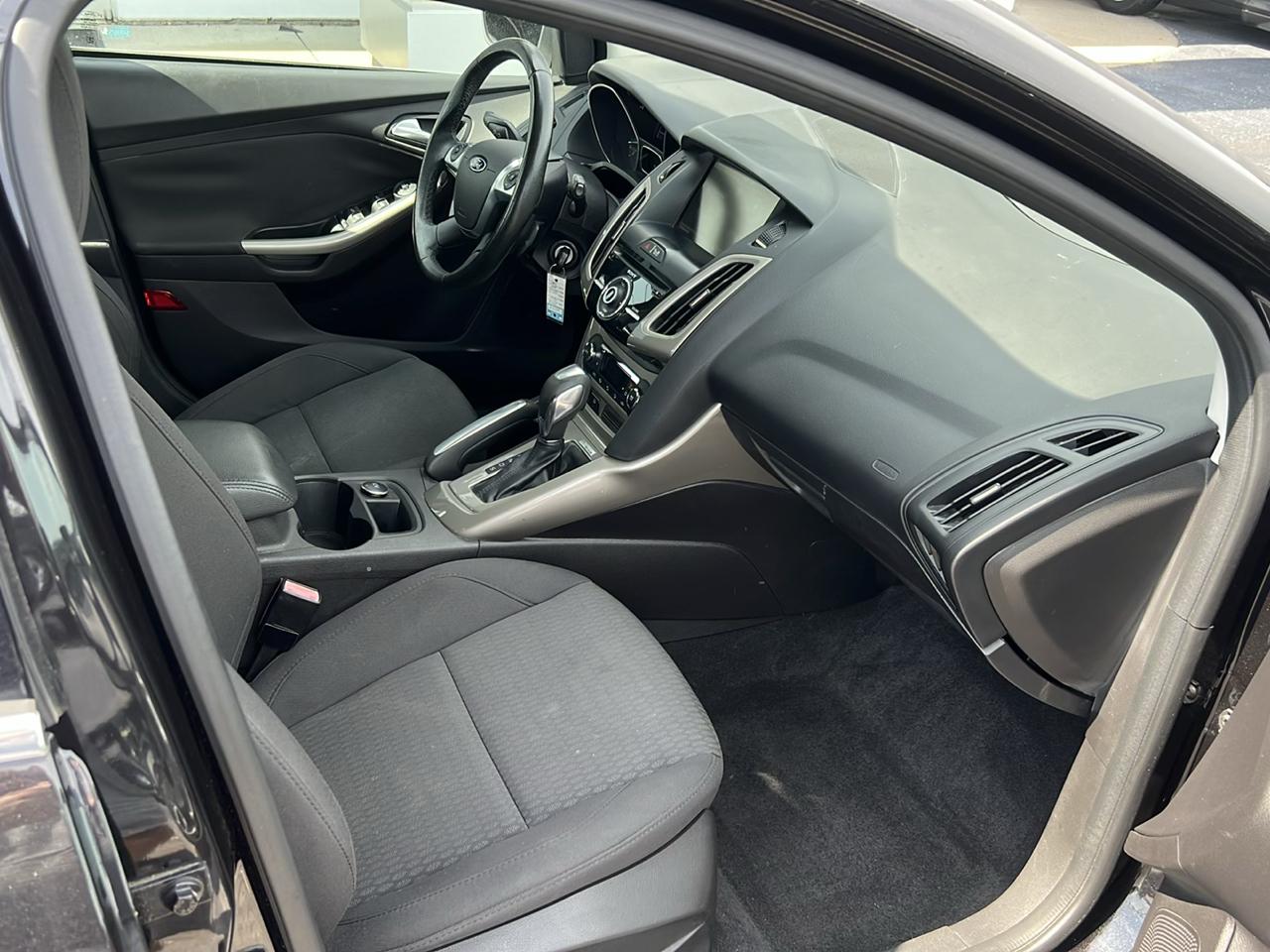 Ford Focus 5dr HB SEL 2012