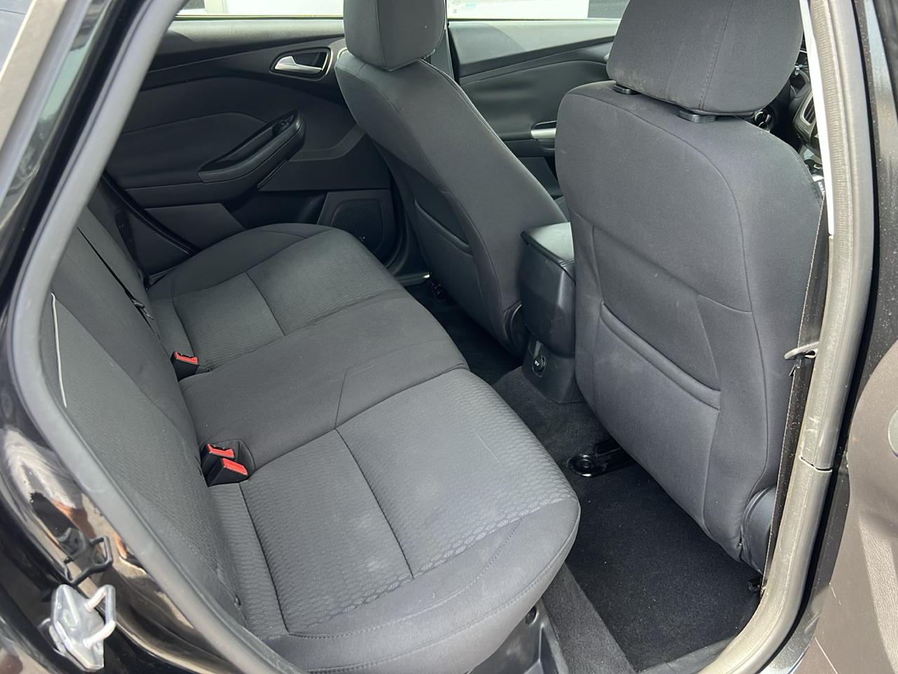 Ford Focus 5dr HB SEL 2012
