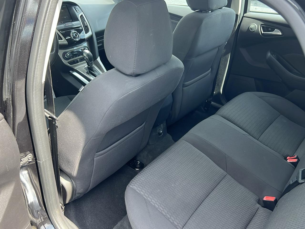 Ford Focus 5dr HB SEL 2012