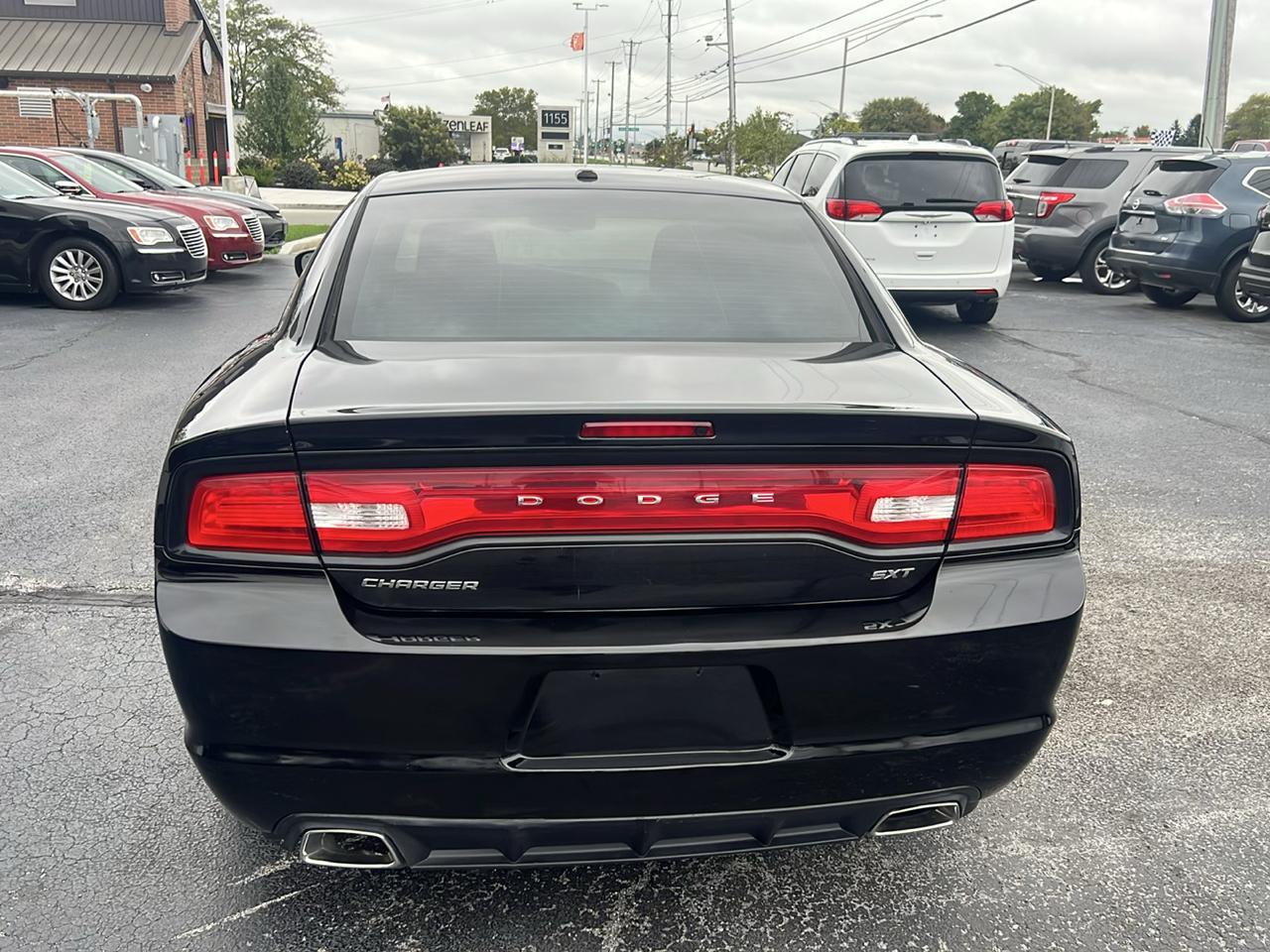 Dodge Charger 4dr Sdn SXT RWD 2014