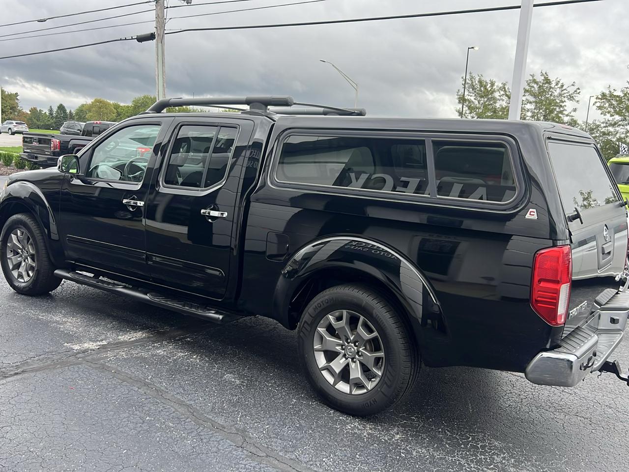 Nissan Frontier 4WD Crew Cab LWB Auto SV 2016