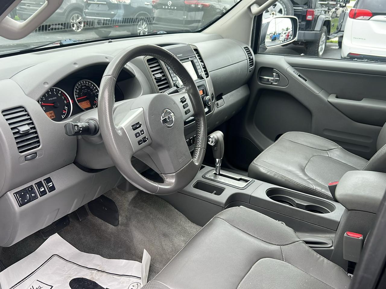 Nissan Frontier 4WD Crew Cab LWB Auto SV 2016