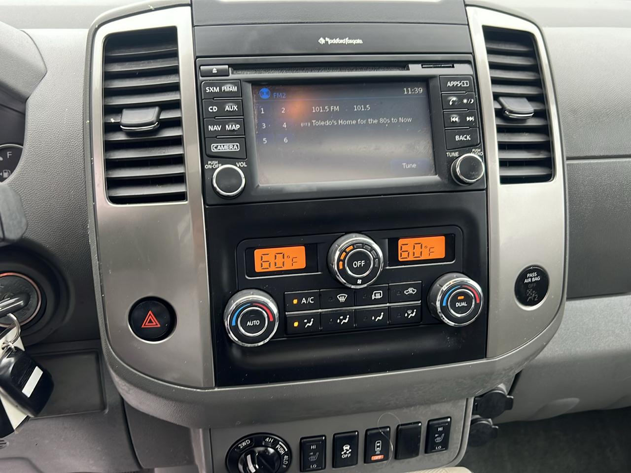 Nissan Frontier 4WD Crew Cab LWB Auto SV 2016