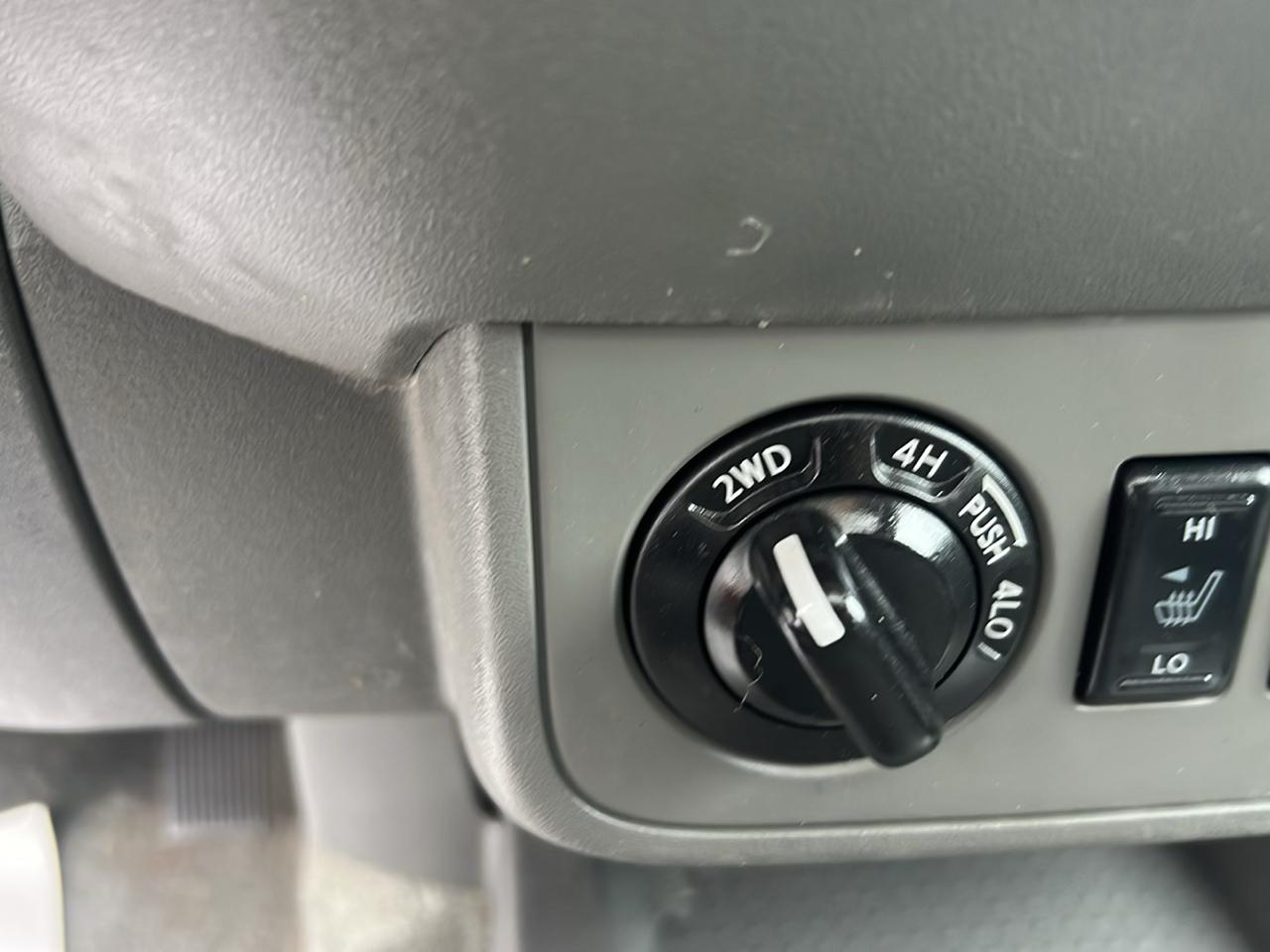 Nissan Frontier 4WD Crew Cab LWB Auto SV 2016