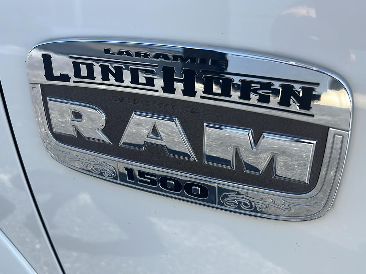 RAM 1500 4WD Crew Cab 140.5" Longhorn 2016