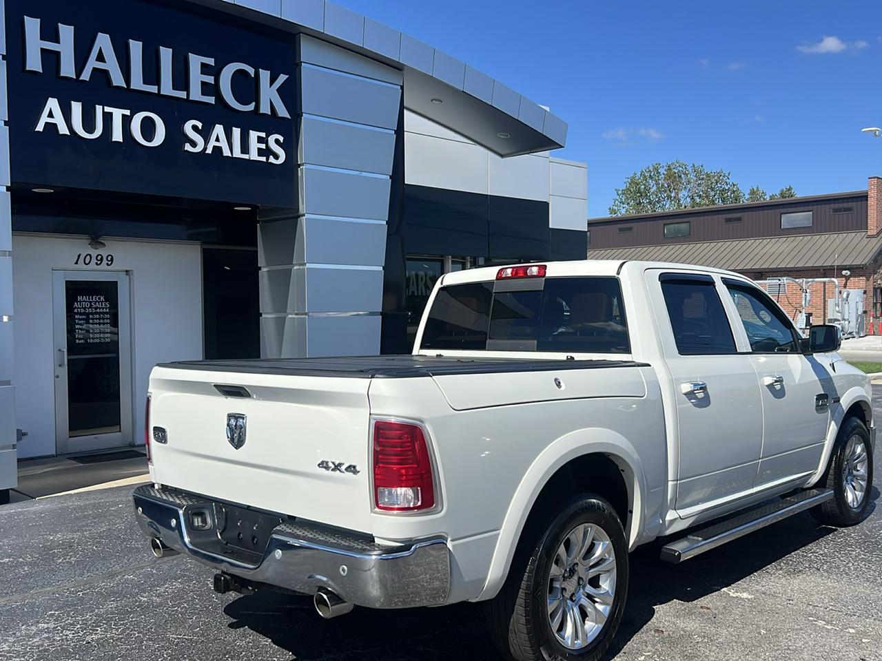 RAM 1500 4WD Crew Cab 140.5" Longhorn 2016