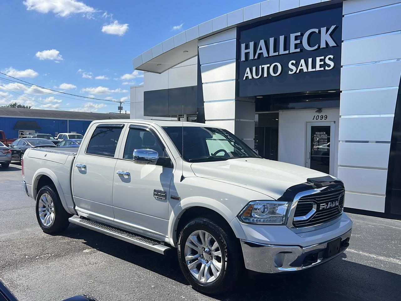 RAM 1500 4WD Crew Cab 140.5" Longhorn 2016