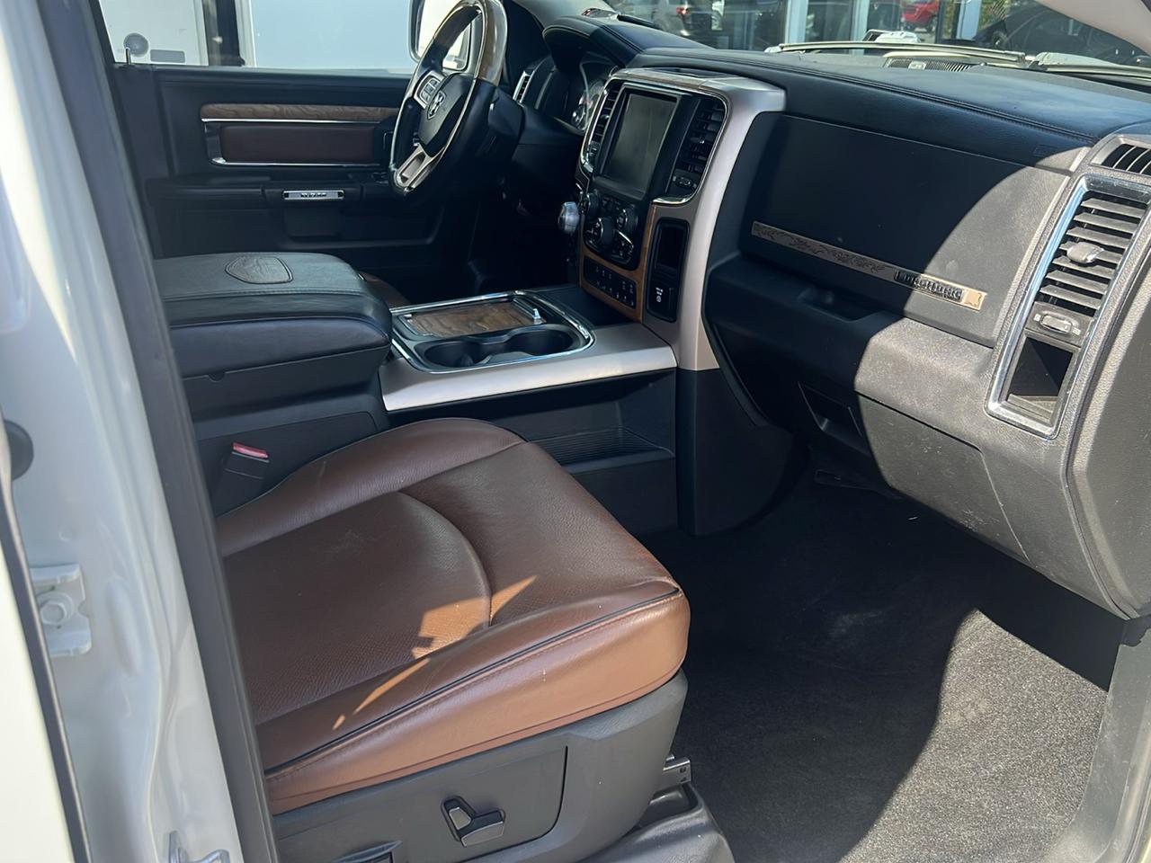 RAM 1500 4WD Crew Cab 140.5" Longhorn 2016