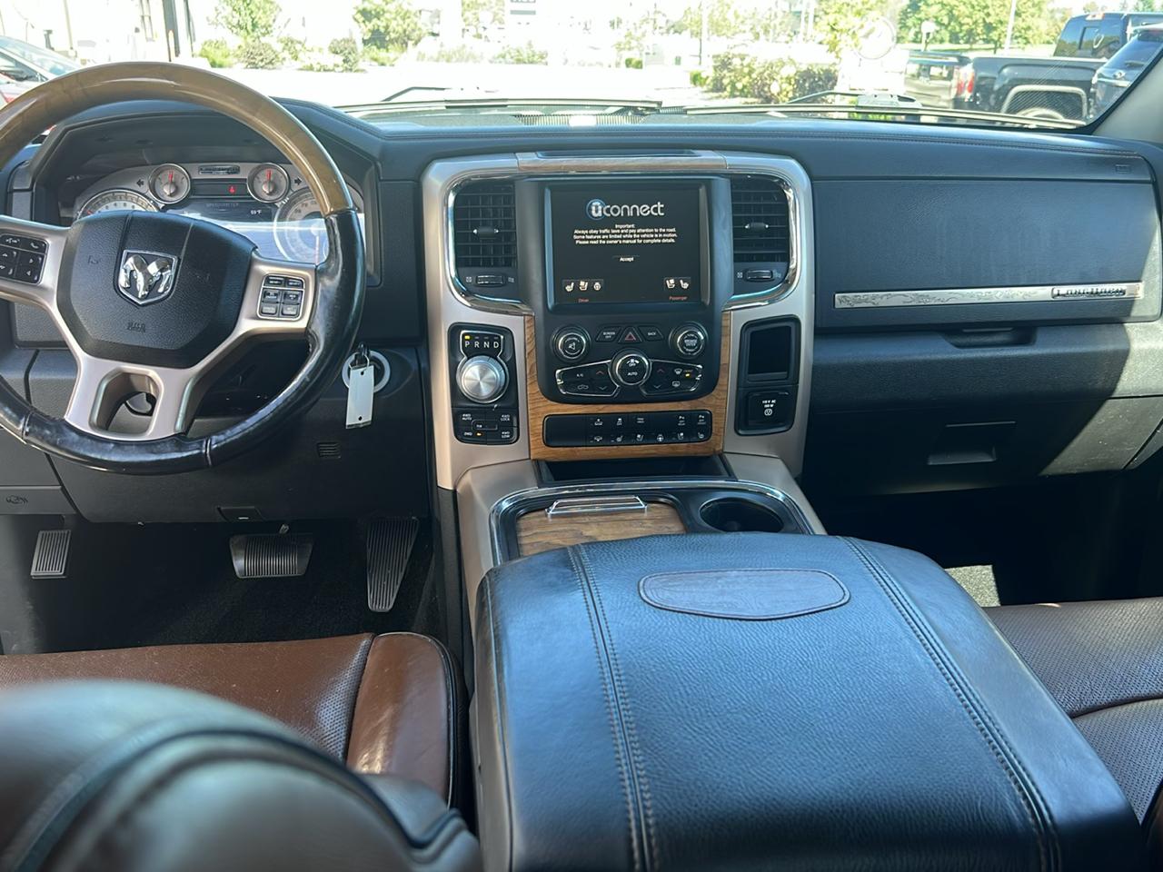 RAM 1500 4WD Crew Cab 140.5" Longhorn 2016
