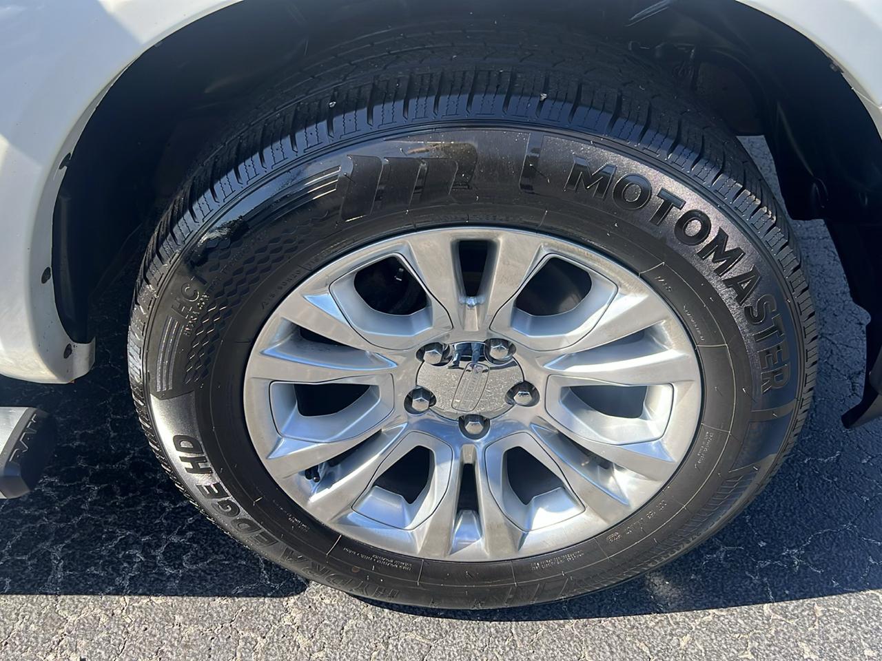 RAM 1500 4WD Crew Cab 140.5" Longhorn 2016
