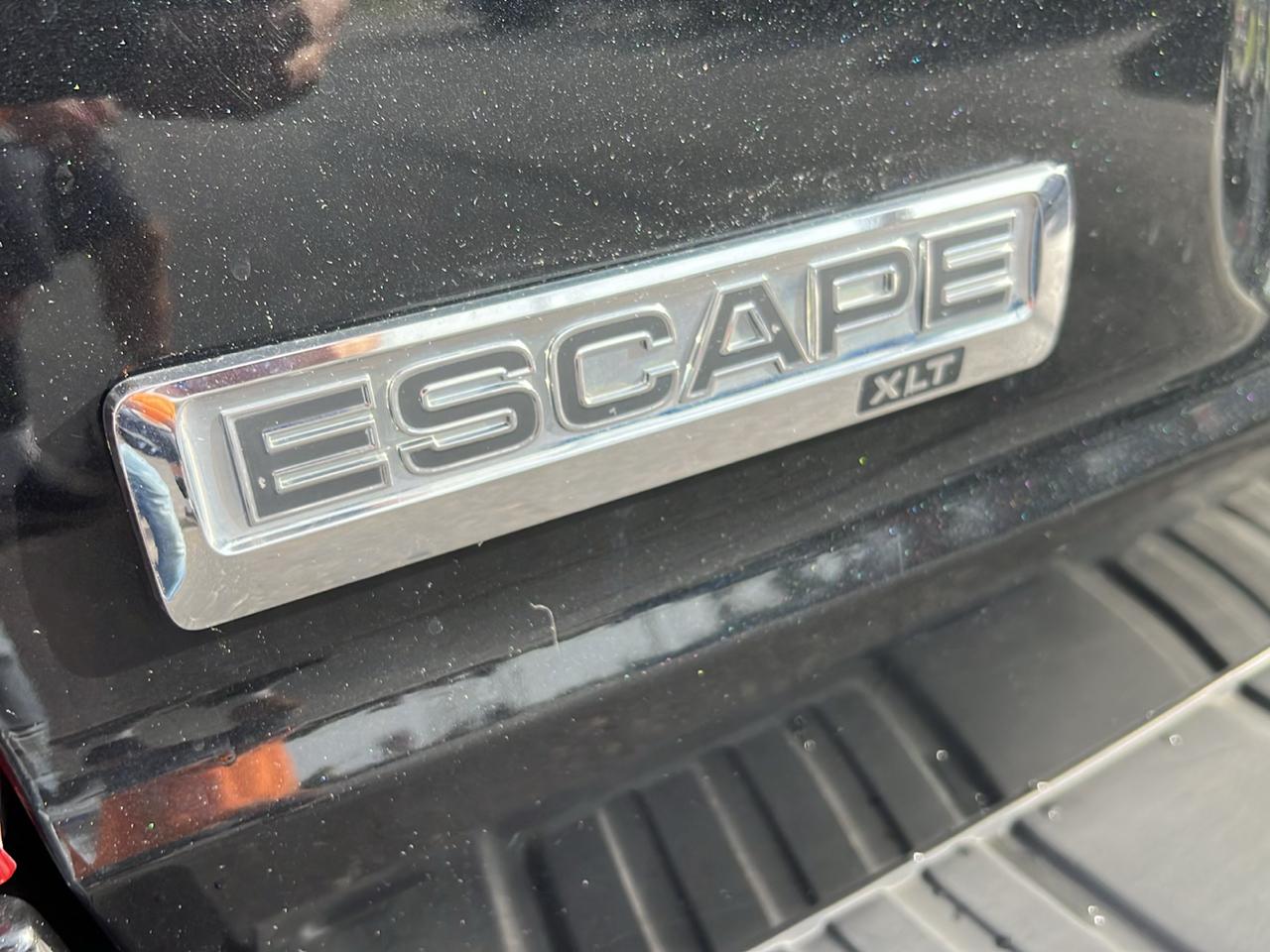 Ford Escape FWD 4dr XLT 2011
