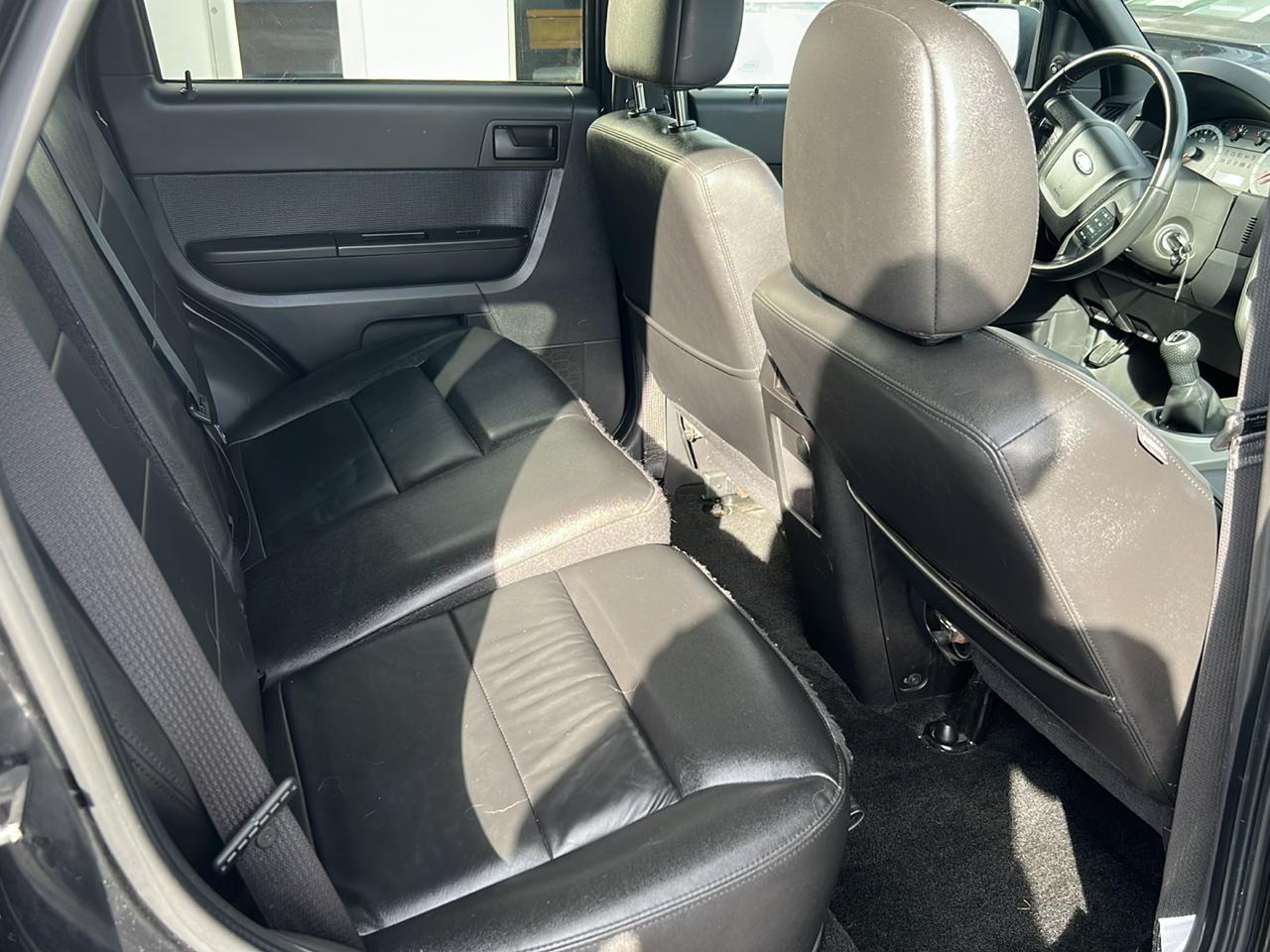 Ford Escape FWD 4dr XLT 2011