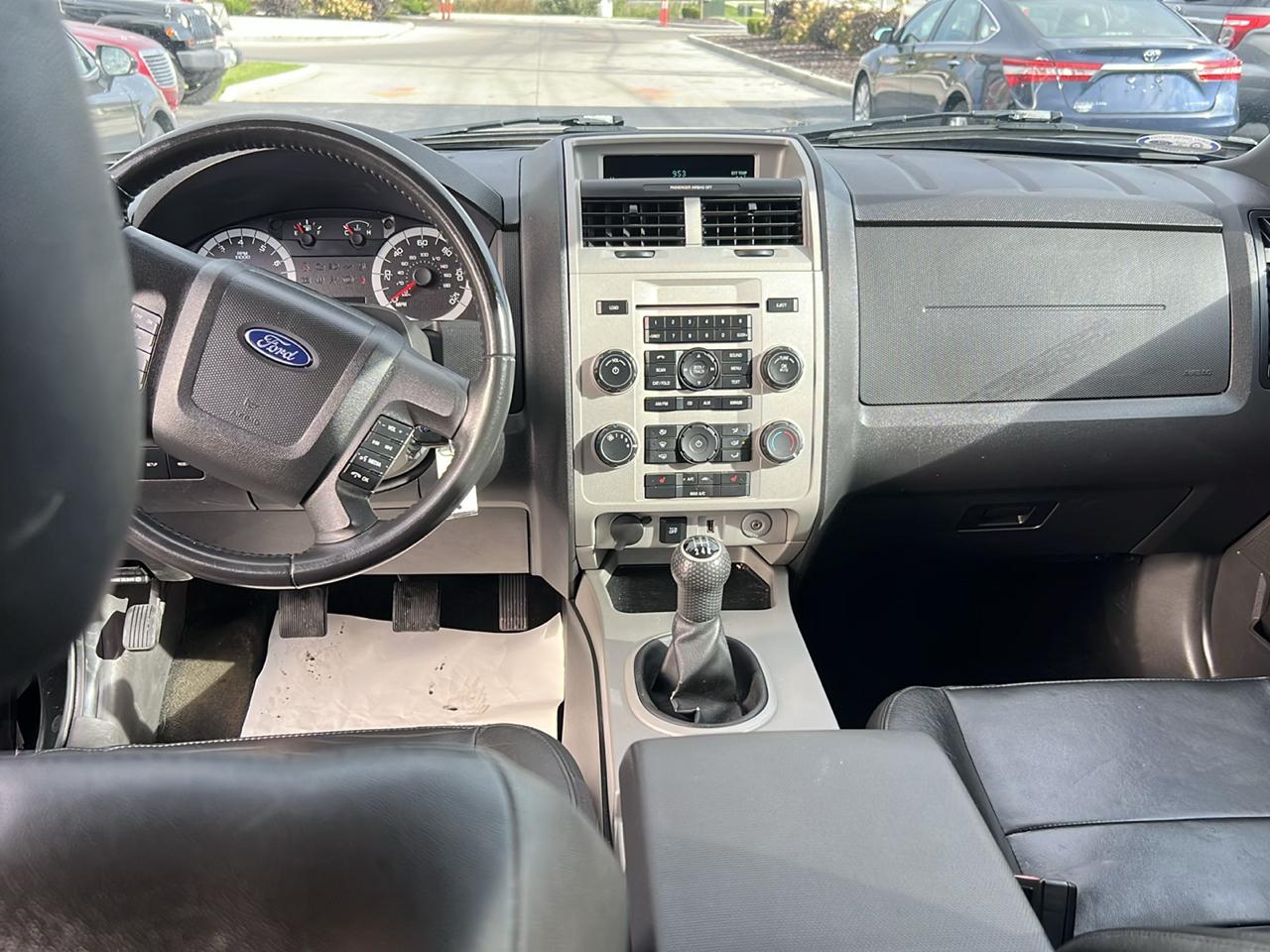 Ford Escape FWD 4dr XLT 2011
