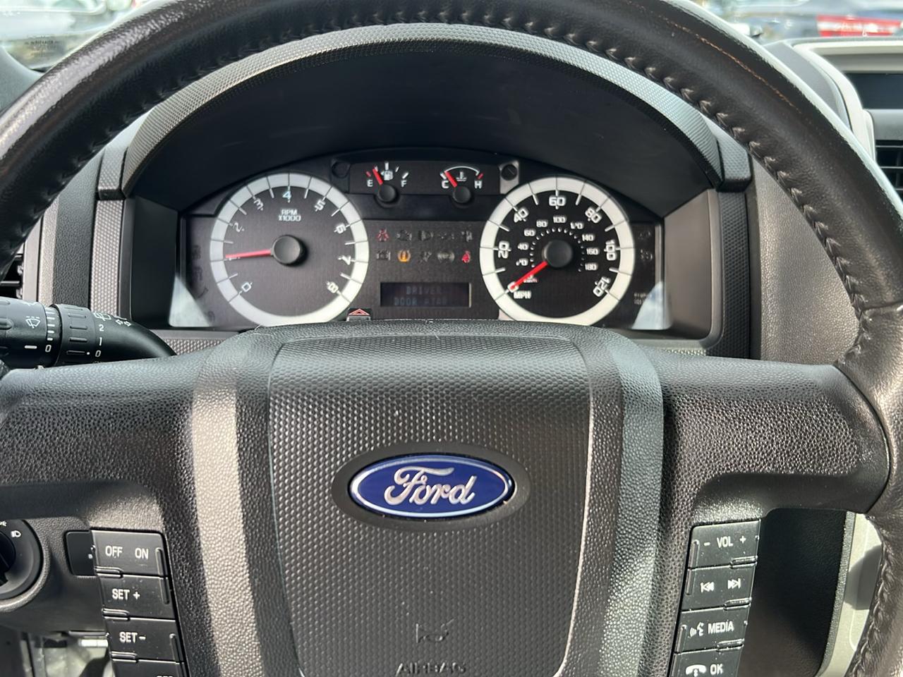Ford Escape FWD 4dr XLT 2011