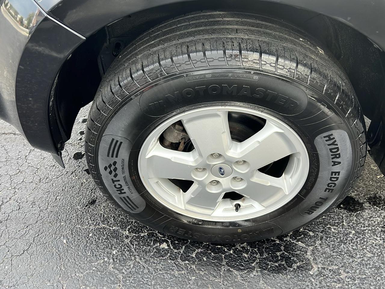 Ford Escape FWD 4dr XLT 2011