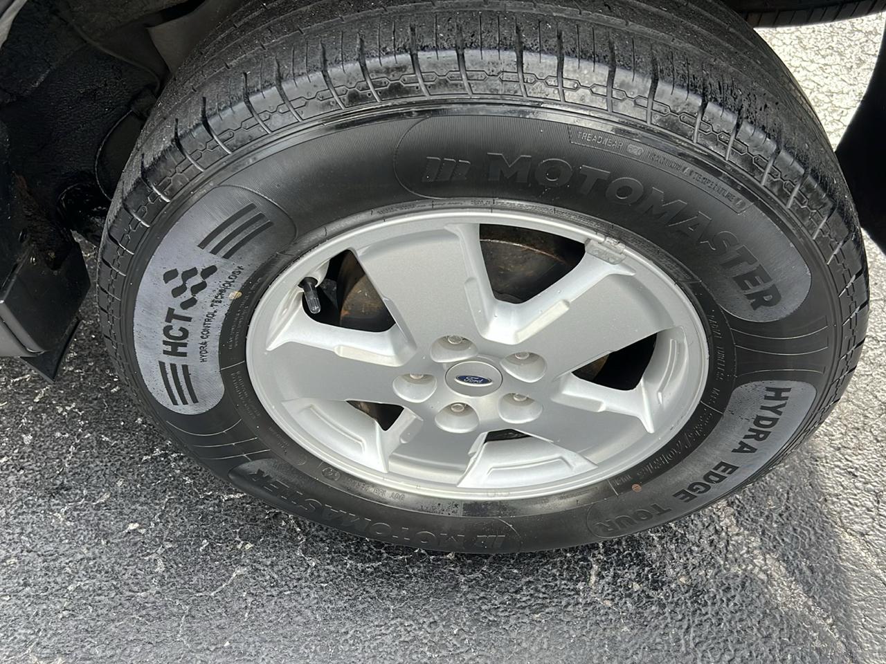 Ford Escape FWD 4dr XLT 2011