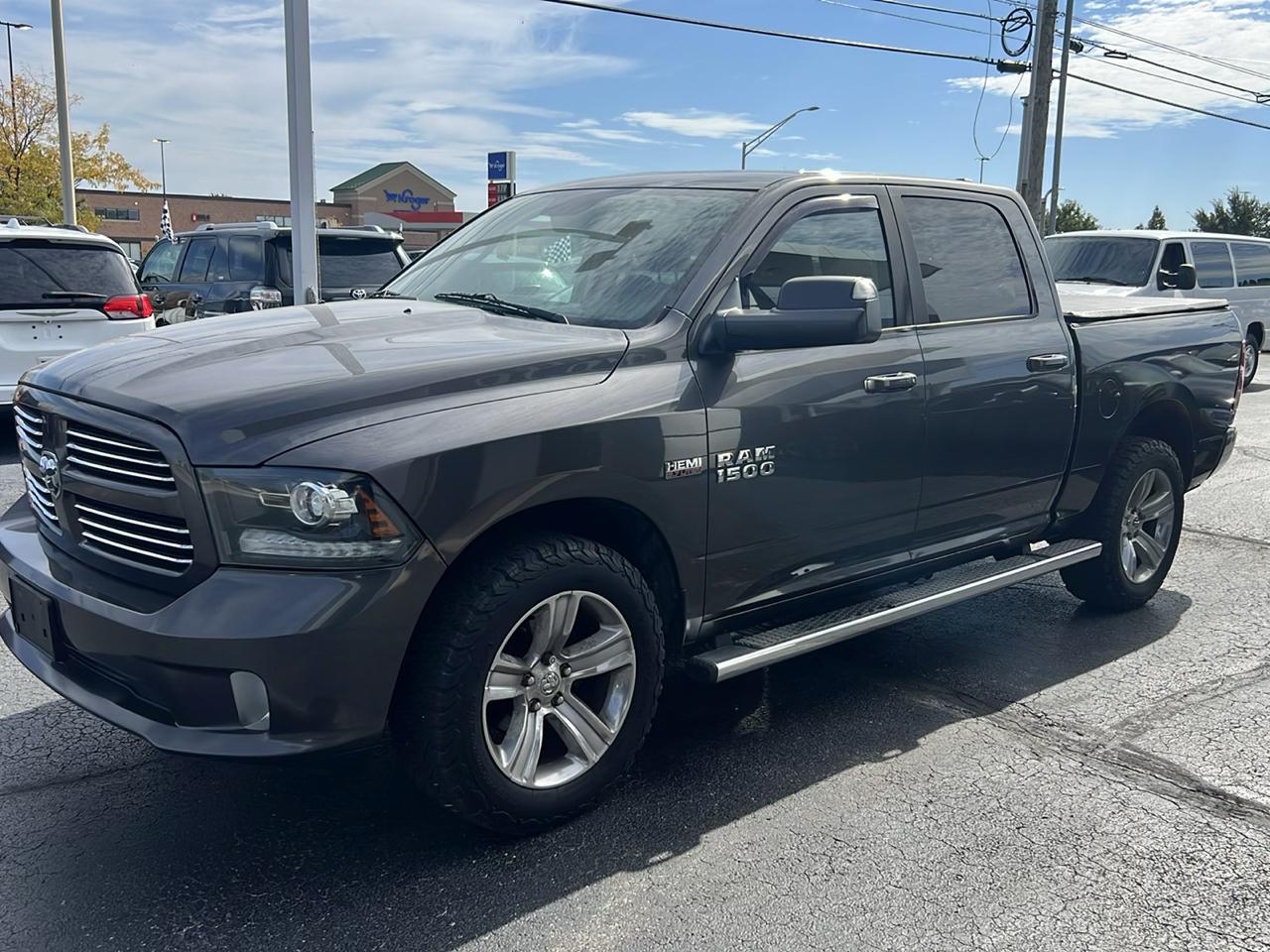 RAM 1500 4WD Crew Cab 140.5" Sport 2014