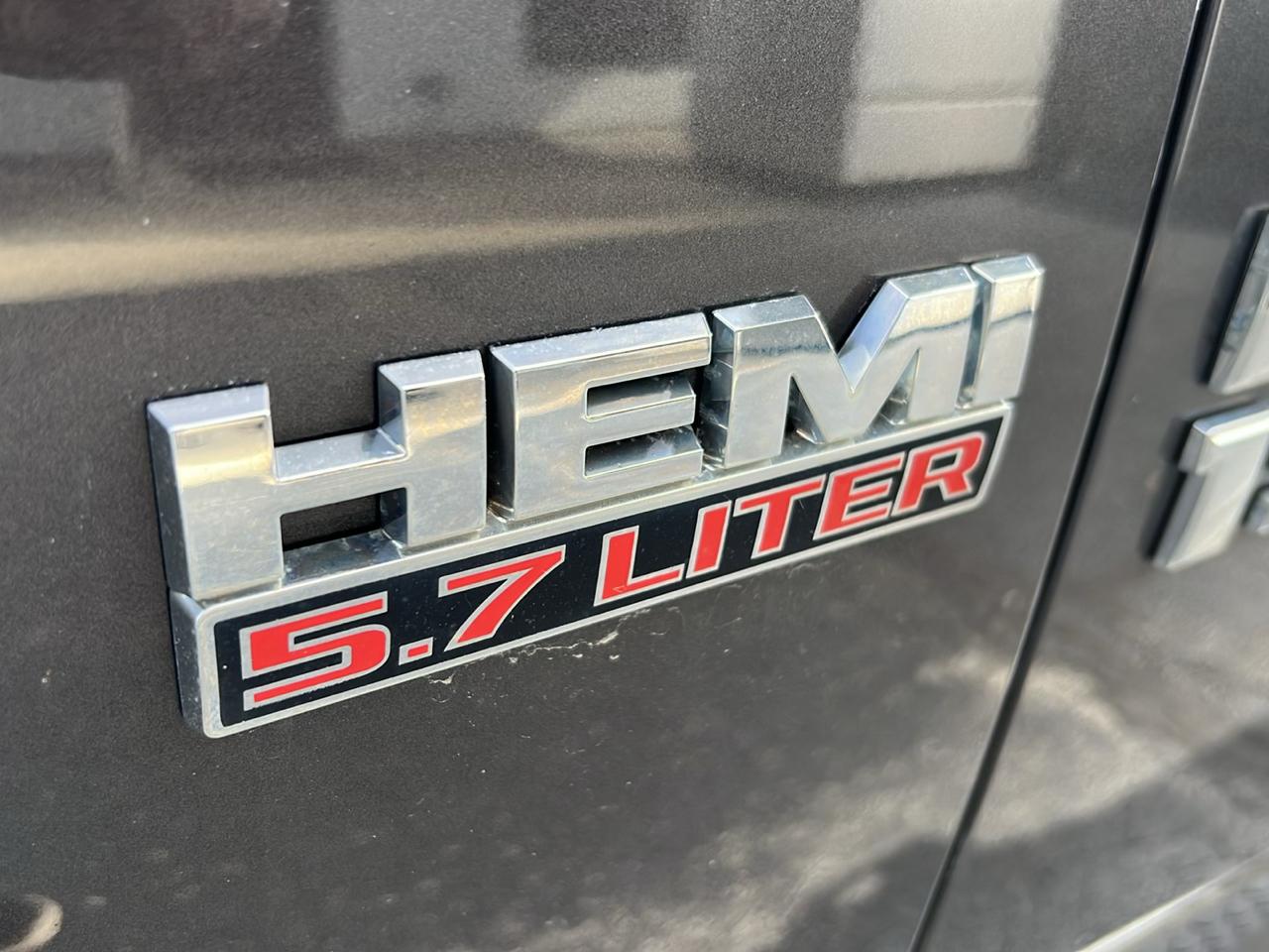 RAM 1500 4WD Crew Cab 140.5" Sport 2014