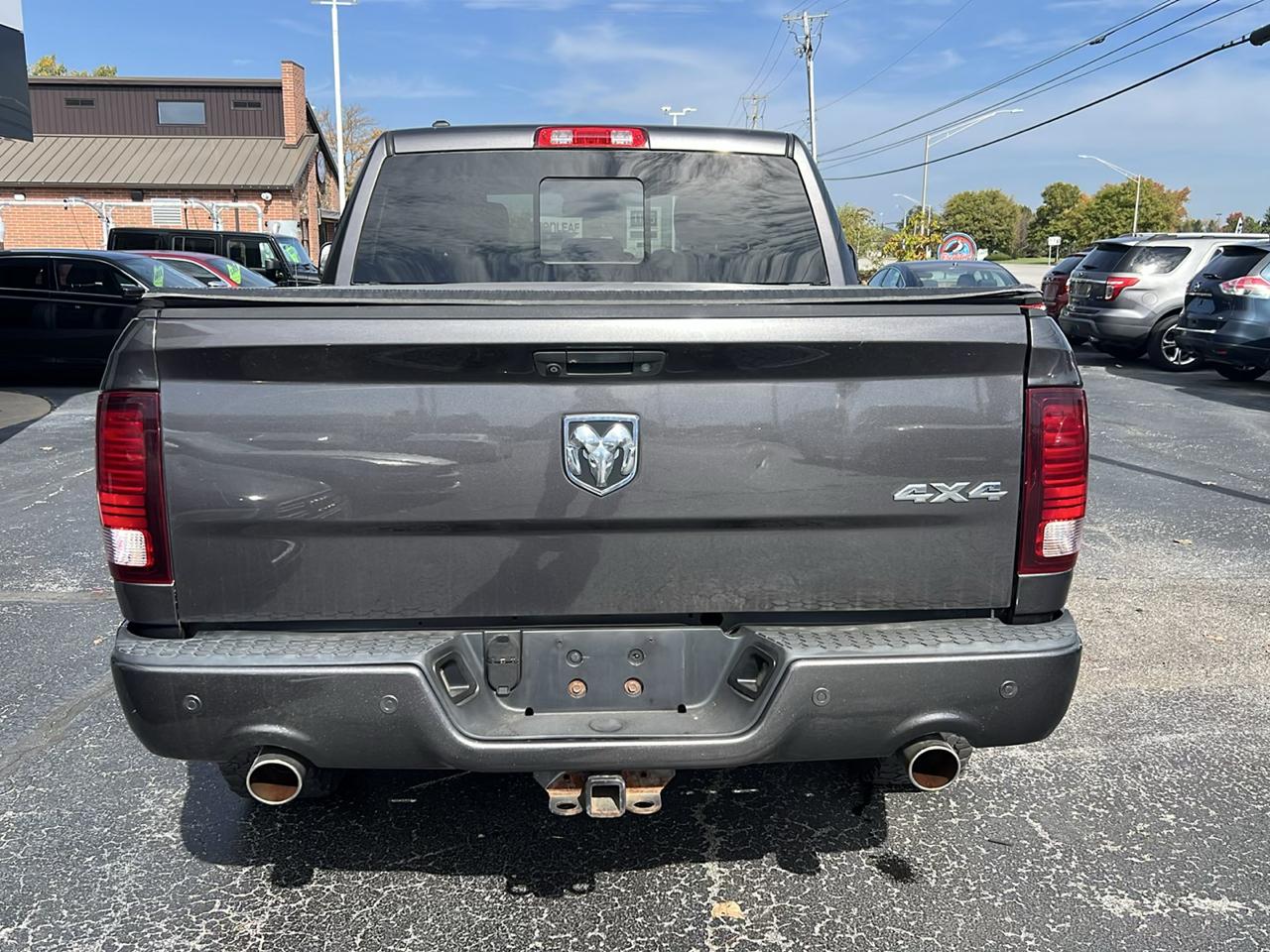 RAM 1500 4WD Crew Cab 140.5" Sport 2014