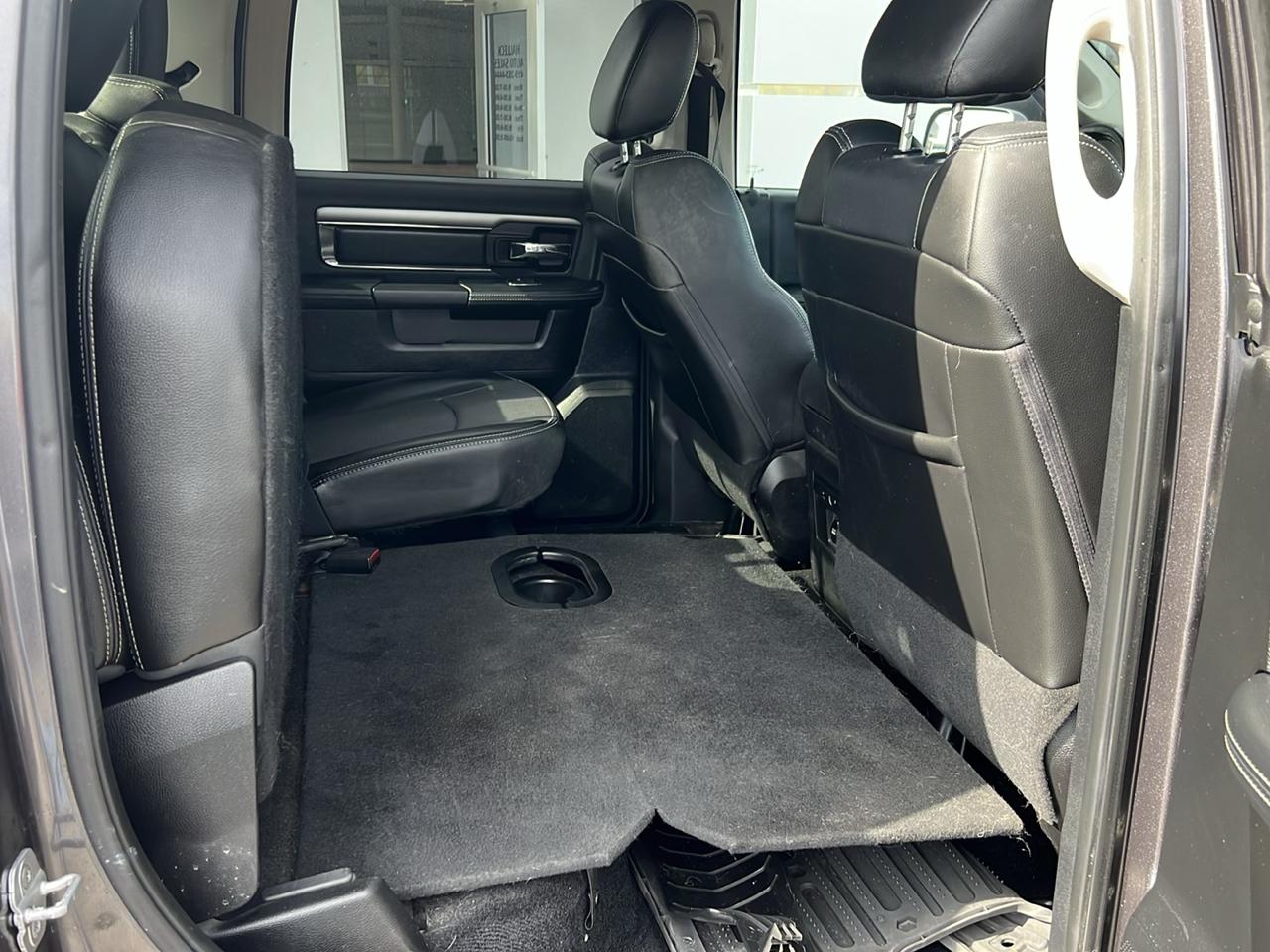 RAM 1500 4WD Crew Cab 140.5" Sport 2014