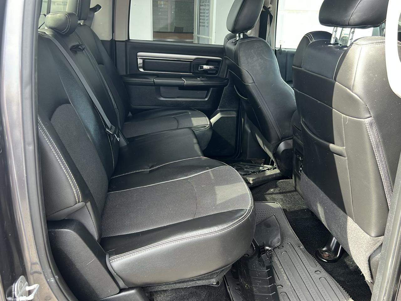 RAM 1500 4WD Crew Cab 140.5" Sport 2014