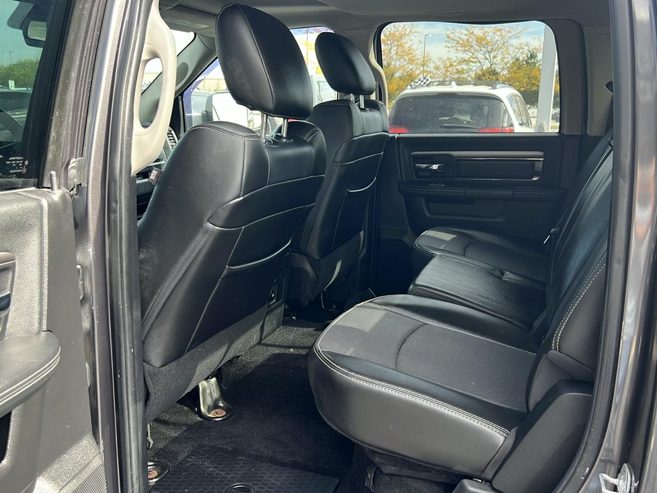 RAM 1500 4WD Crew Cab 140.5" Sport 2014