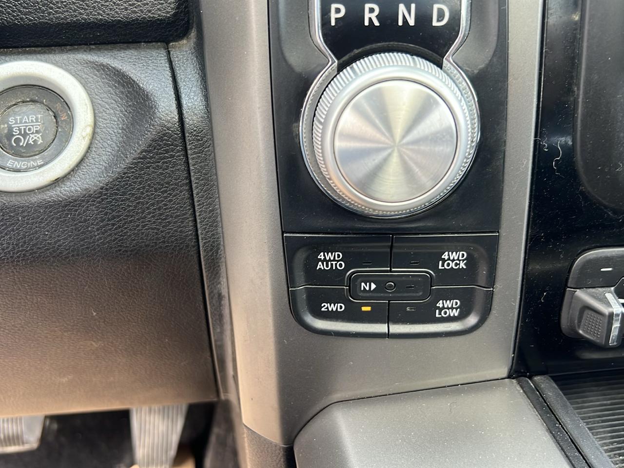 RAM 1500 4WD Crew Cab 140.5" Sport 2014