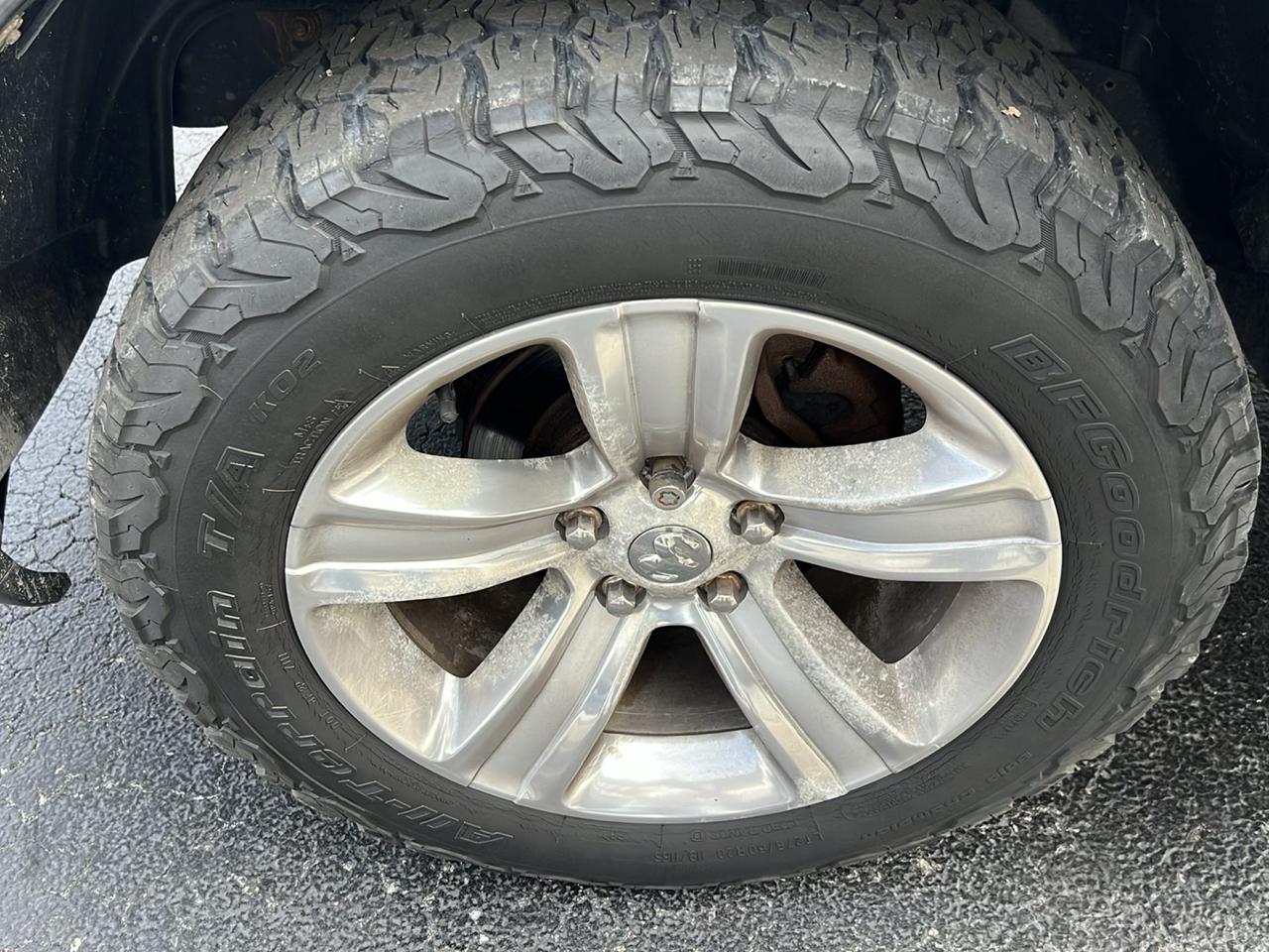 RAM 1500 4WD Crew Cab 140.5" Sport 2014