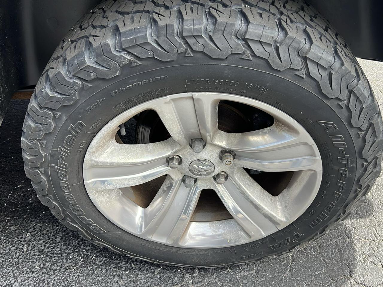 RAM 1500 4WD Crew Cab 140.5" Sport 2014