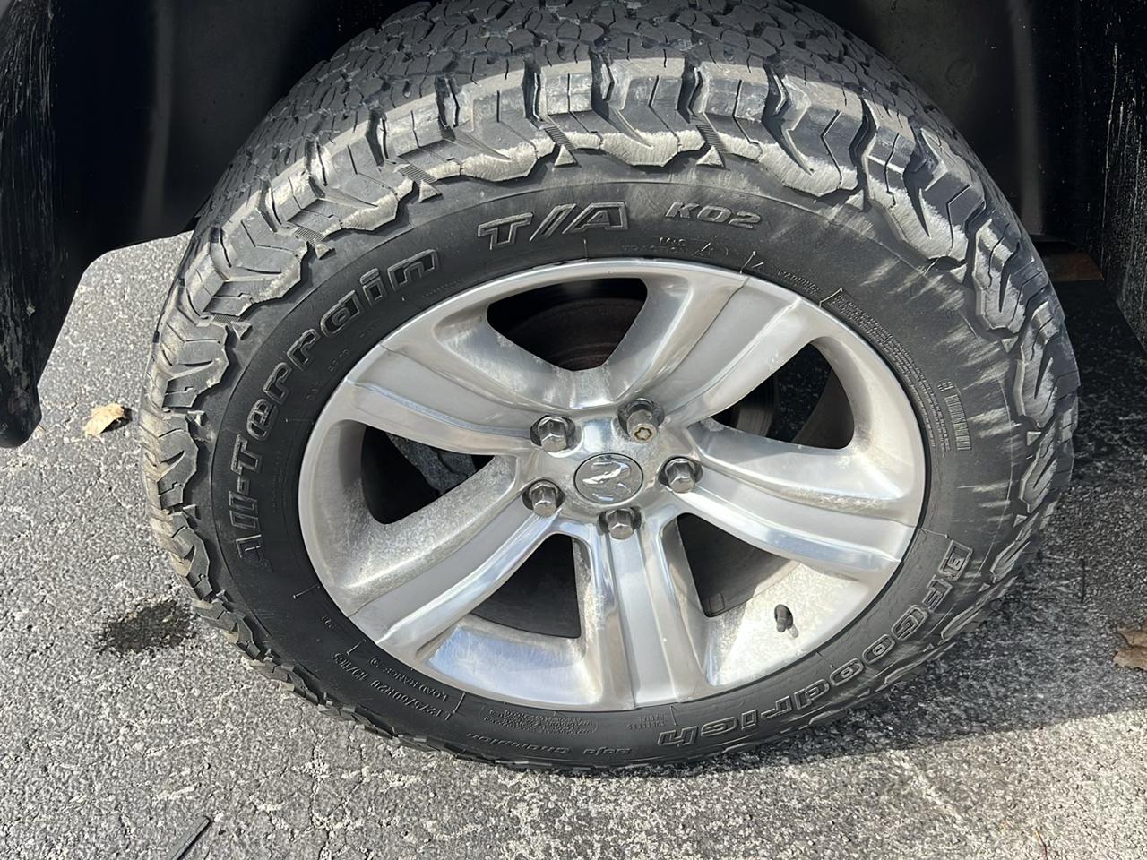 RAM 1500 4WD Crew Cab 140.5" Sport 2014