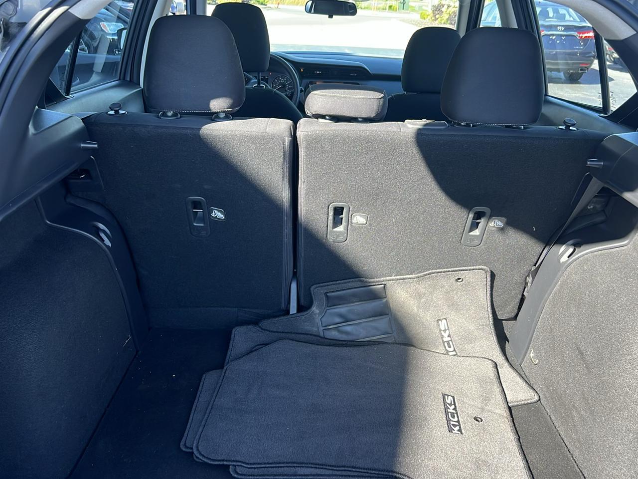 Nissan Kicks SV FWD 2021