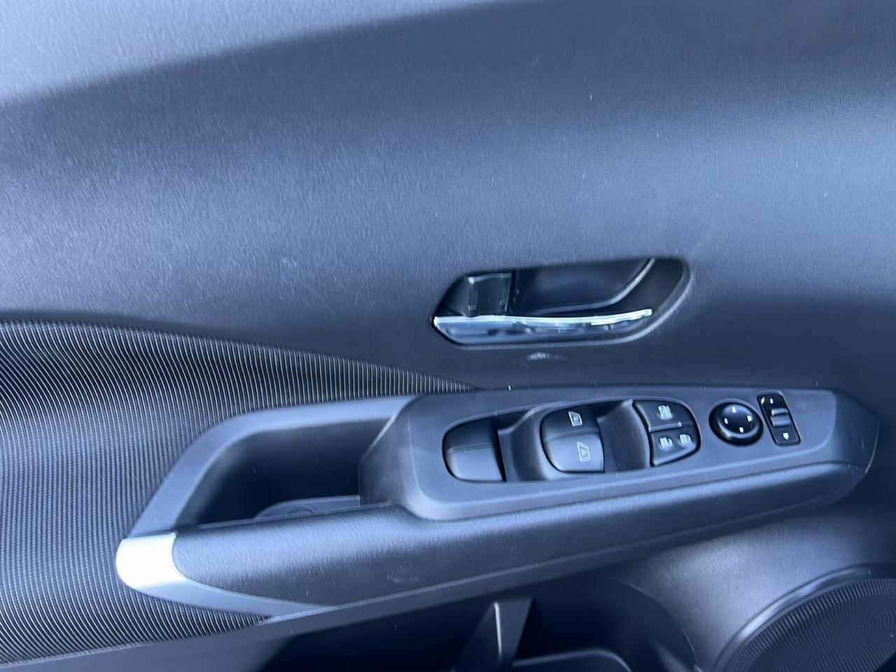 Nissan Kicks SV FWD 2021