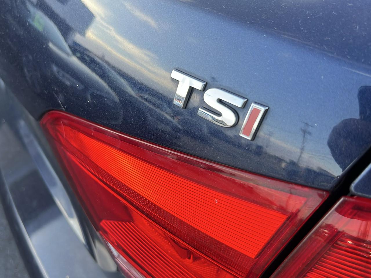 Volkswagen Passat 4dr Sdn 1.8T Auto S 2015