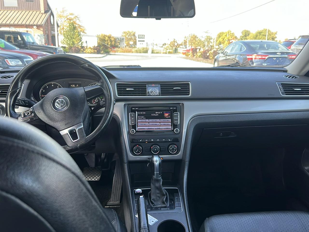 Volkswagen Passat 4dr Sdn 1.8T Auto S 2015
