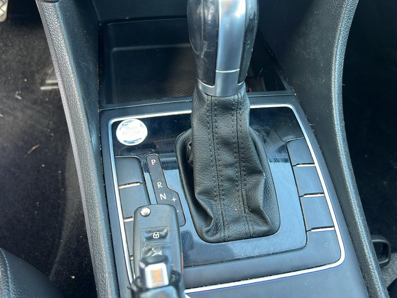 Volkswagen Passat 4dr Sdn 1.8T Auto S 2015
