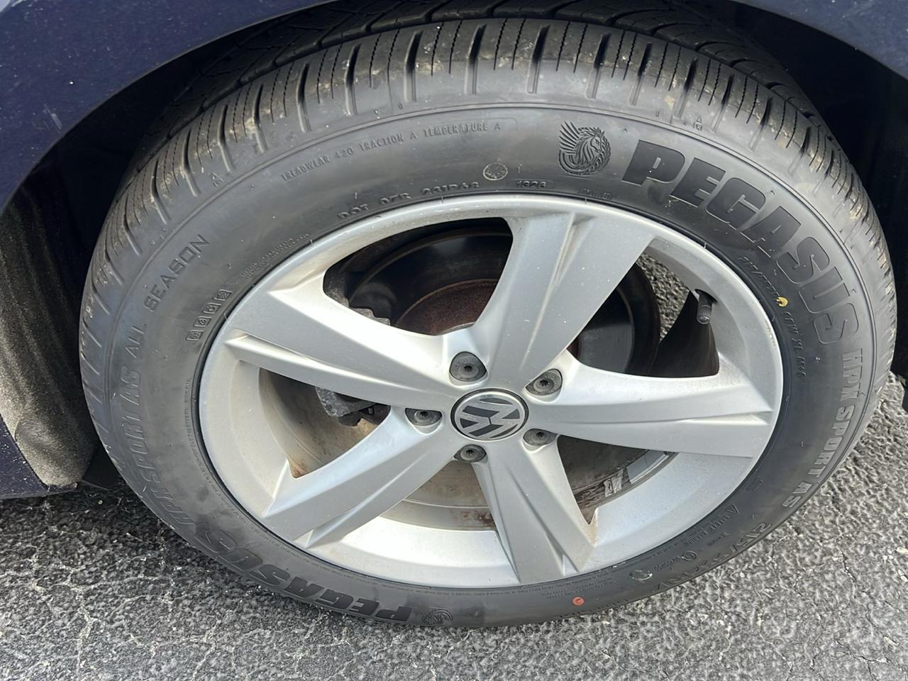 Volkswagen Passat 4dr Sdn 1.8T Auto S 2015