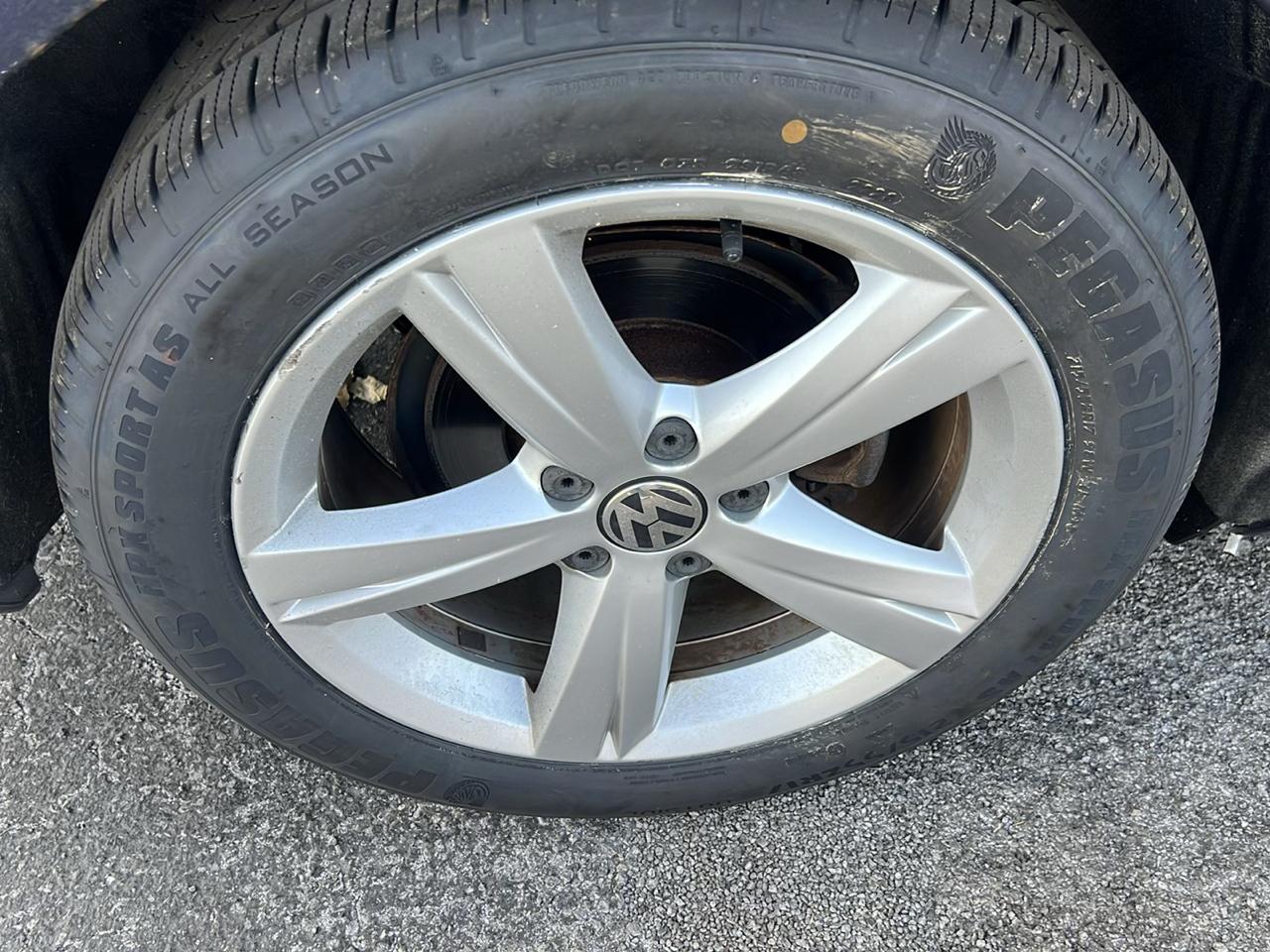 Volkswagen Passat 4dr Sdn 1.8T Auto S 2015