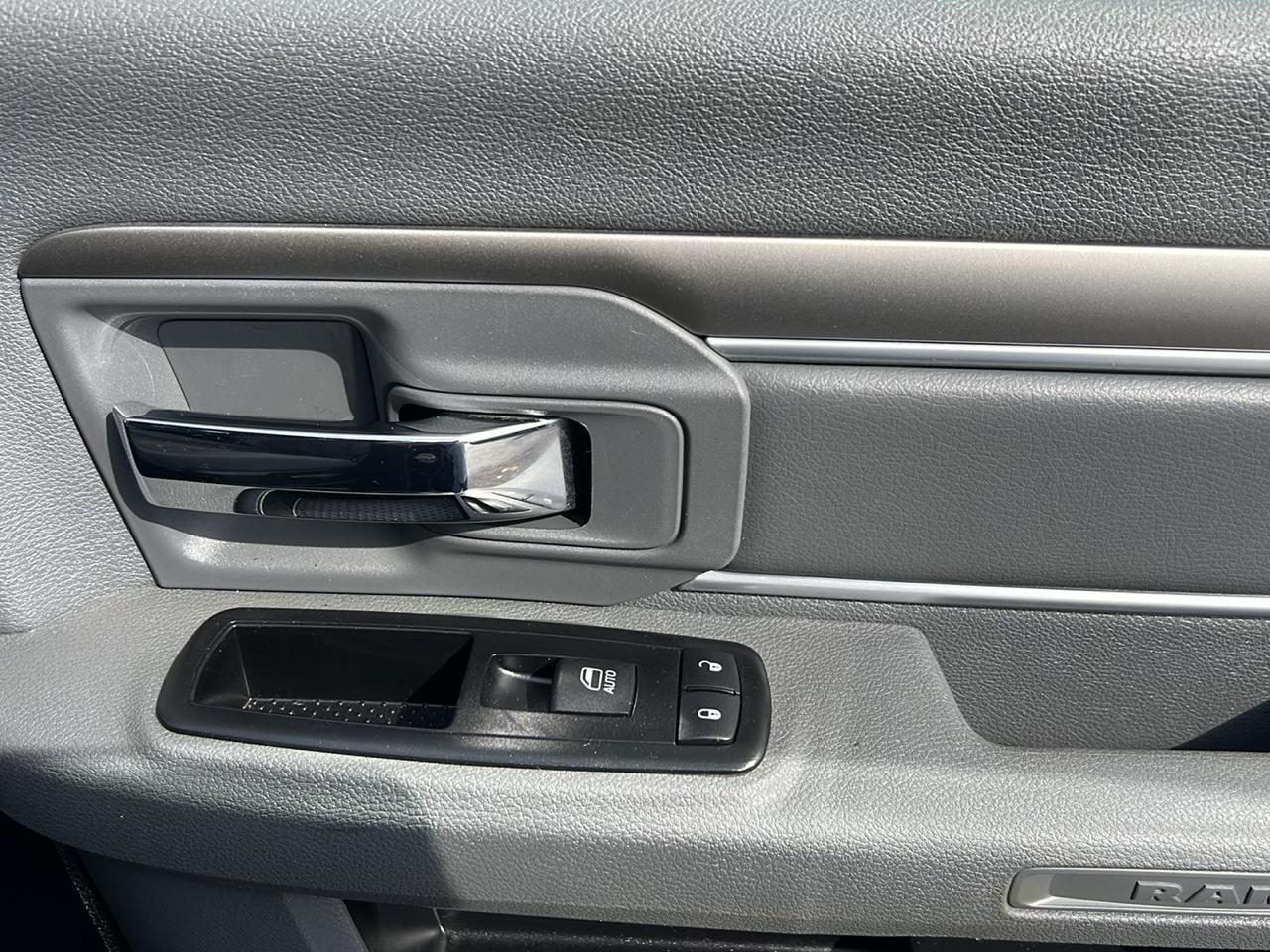 RAM 1500 4WD Quad Cab 140.5" Outdoorsman 2014