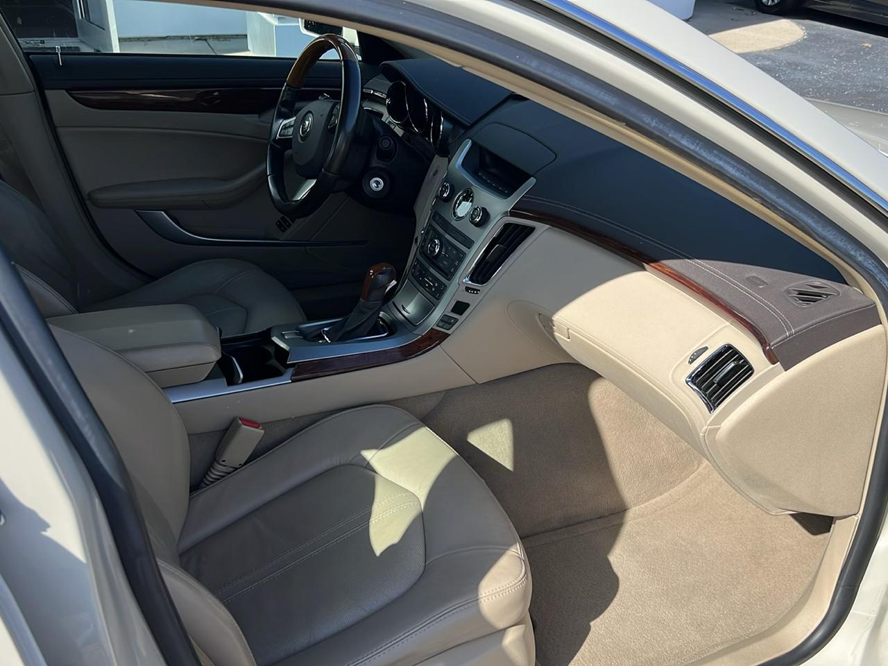 Cadillac CTS Sedan 4dr Sdn 3.0L Luxury AWD 2011