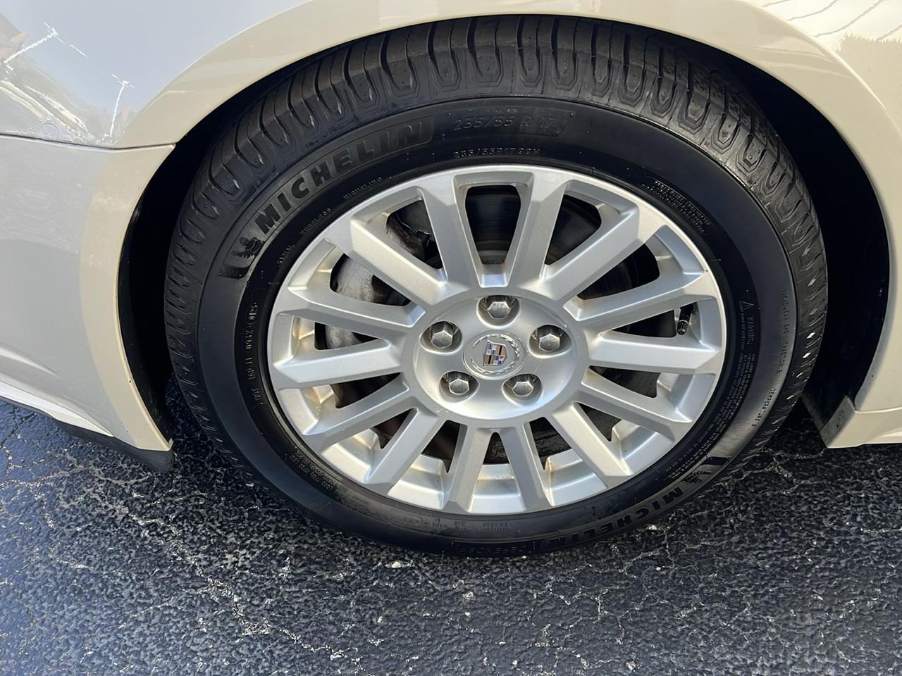 Cadillac CTS Sedan 4dr Sdn 3.0L Luxury AWD 2011