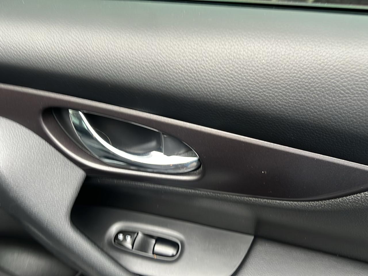 Nissan Rogue AWD 4dr SV 2016