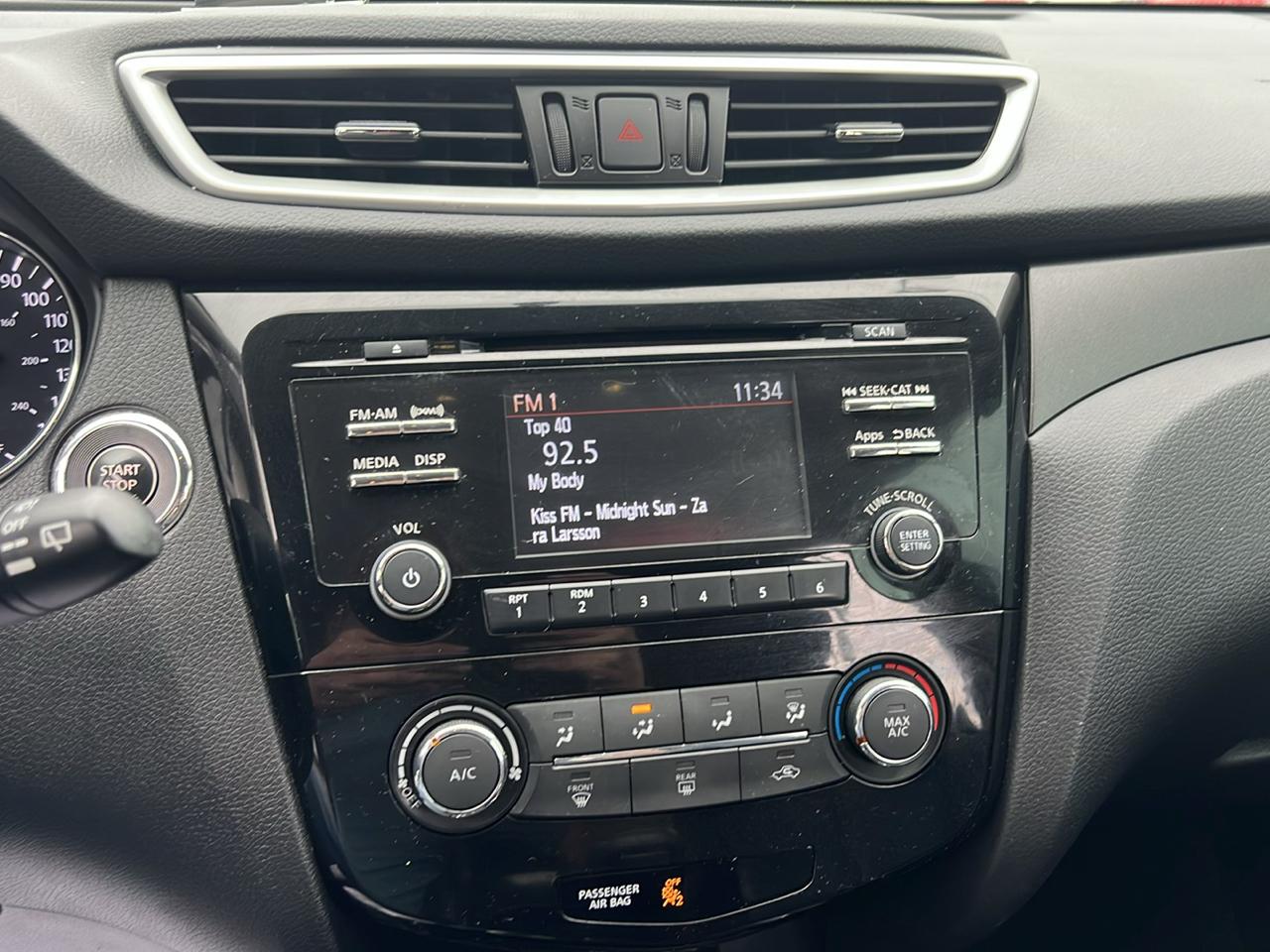 Nissan Rogue AWD 4dr SV 2016