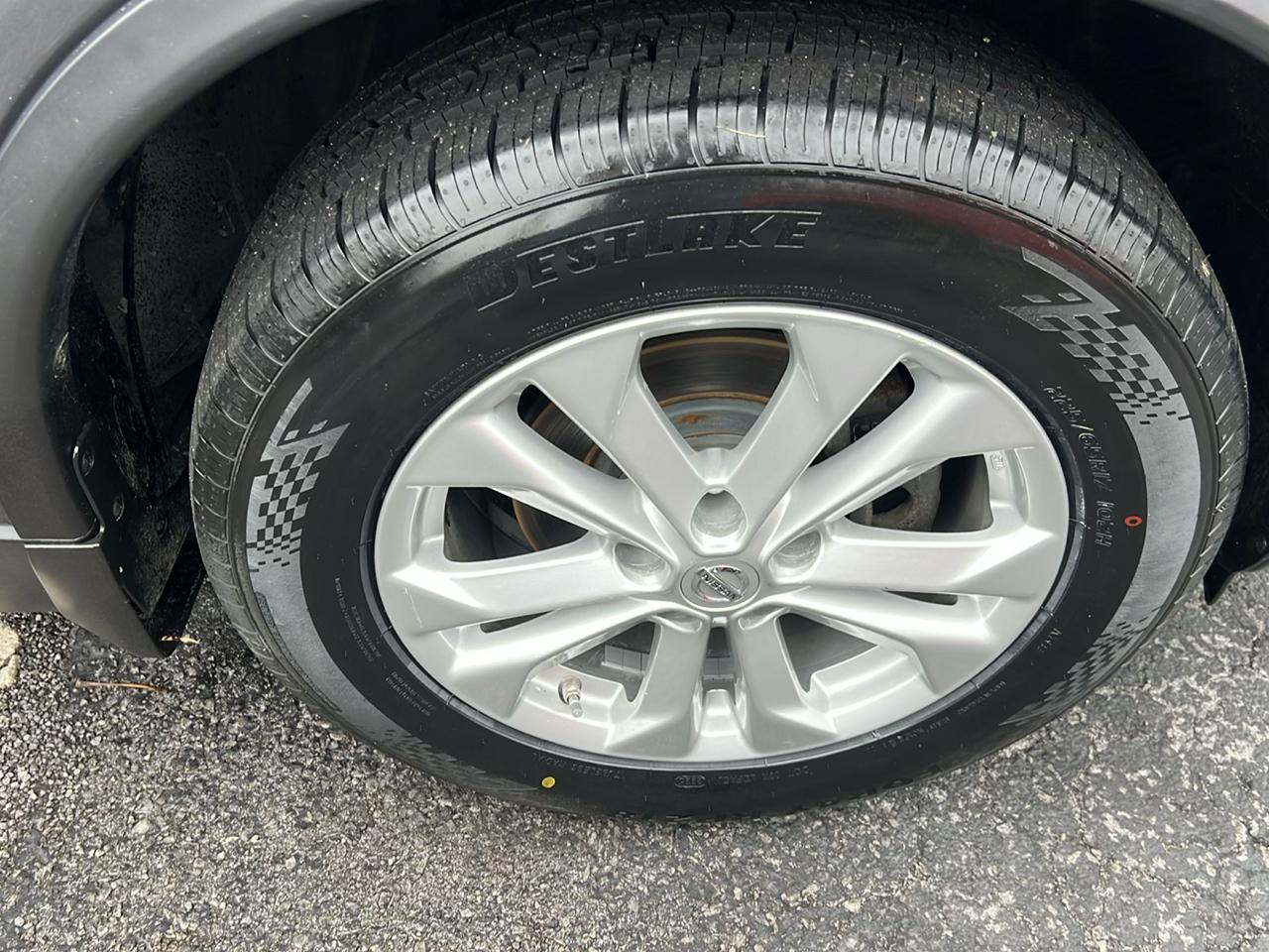Nissan Rogue AWD 4dr SV 2016