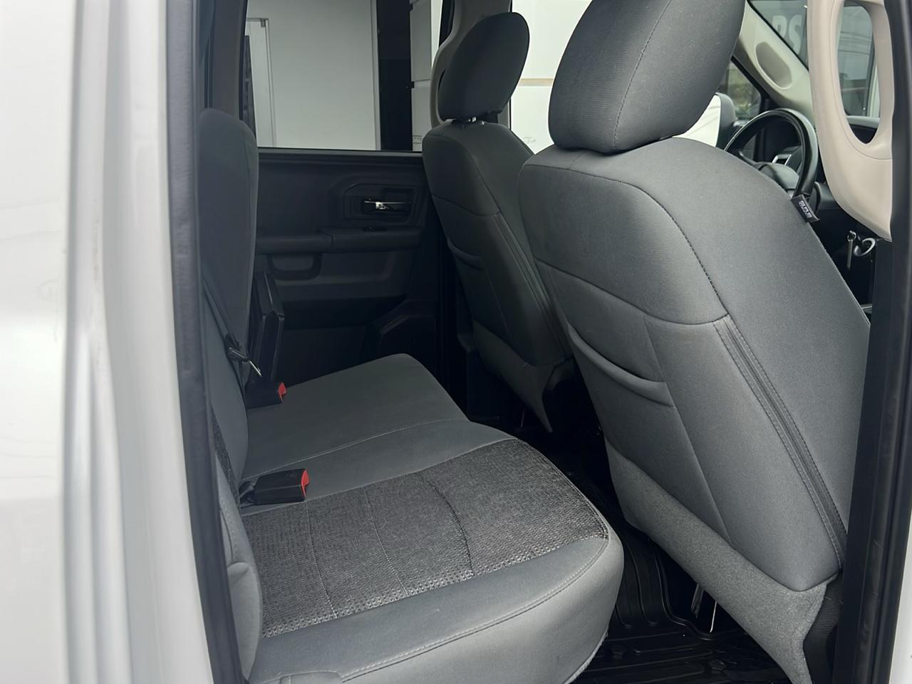 RAM 1500 4WD Quad Cab 140.5" Outdoorsman 2015