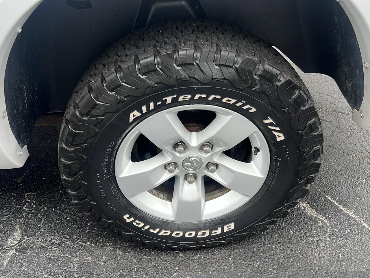 RAM 1500 4WD Quad Cab 140.5" Outdoorsman 2015