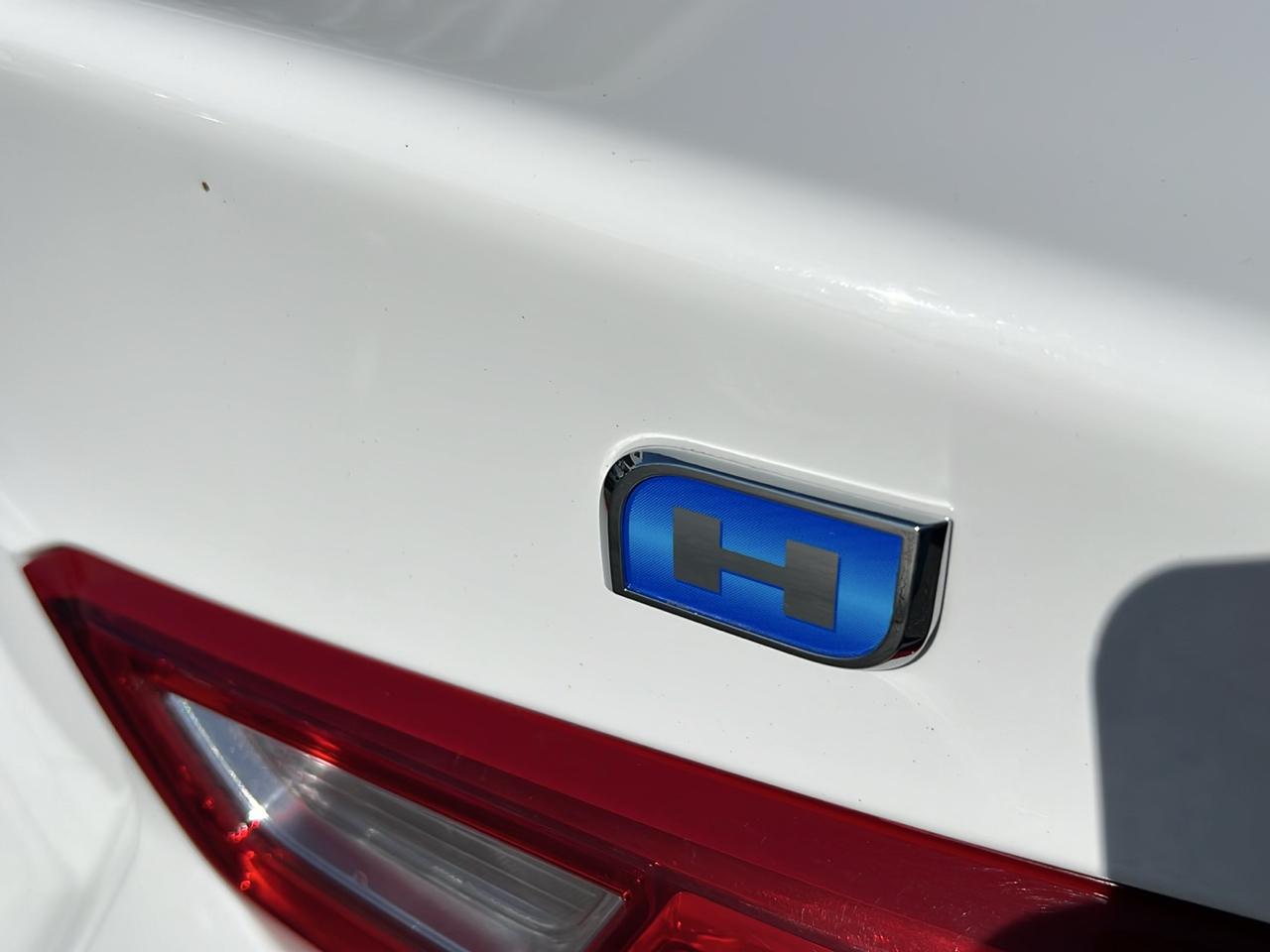 Chevrolet Malibu 4dr Sdn Hybrid w/1HY 2018