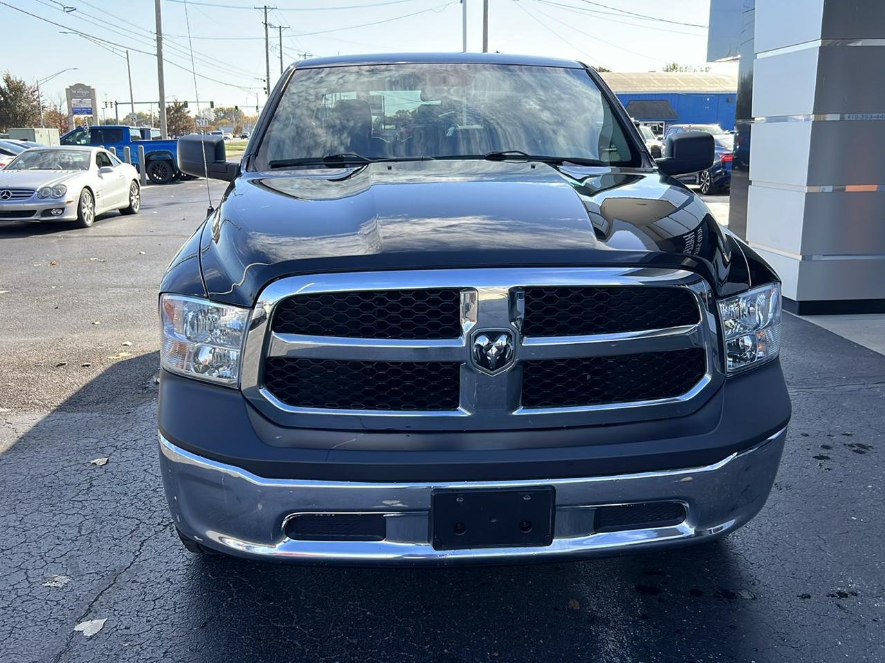 RAM 1500 4WD Quad Cab 140.5" ST 2017