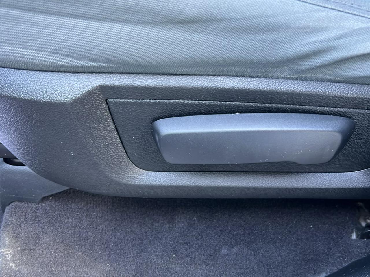 RAM 1500 4WD Quad Cab 140.5" ST 2017